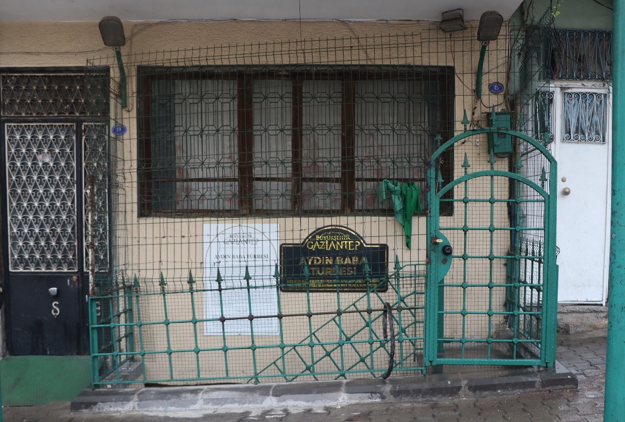 AYDIN BABA TÜRBESİ